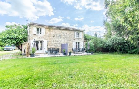 G&icirc;te n&deg;17G51190 Louzignac - Charente-Maritime - photo