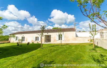 G&icirc;te n&deg;17G51208 Saint-Savinien - Charente-Maritime - photo