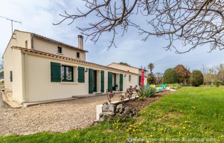 G&icirc;te n&deg;17G84257 Cozes - Charente-Maritime - photo