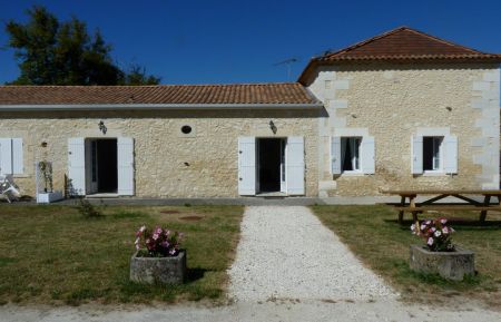 G&icirc;te n&deg;17G931489 Montguyon - Charente-Maritime - photo