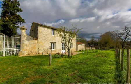 G&icirc;te n&deg;17G722329 Chaniers - Charente-Maritime - GITE 17G72232