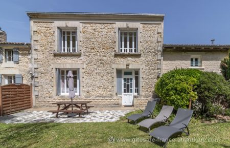 G&icirc;te n&deg;17G75135 Saint-Simon-de-Pellouaille - Charente-Maritime - photo