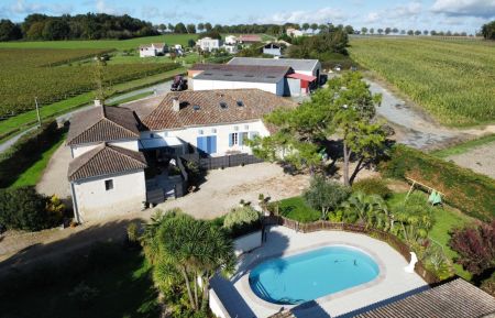 G&icirc;te n&deg;17G93088 Mirambeau - Charente-Maritime - photo