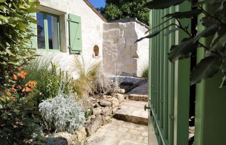 G&icirc;te n&deg;17G45115 Saint-Jean-d'Angle - Charente-Maritime - Entr&eacute;e du Gite