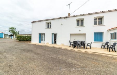 G&icirc;te n&deg;17G75121 Sainte-Gemme - Charente-Maritime - photo