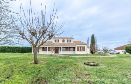 G&icirc;te n&deg;17G84107 Breuillet - Charente-Maritime - photo