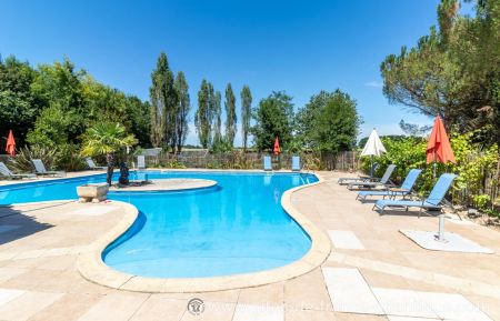 G&icirc;te n&deg;17G75111 G&eacute;mozac - Charente-Maritime - Piscine commune aux g&icirc;tes, non chauff&eacute;e