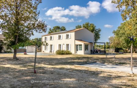 G&icirc;te n&deg;17G35033 Vouh&eacute; - Charente-Maritime - photo