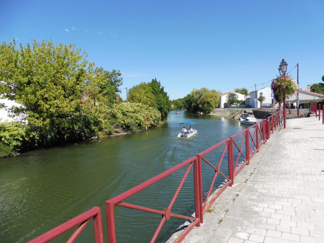 Gîte à Marans 5 Personnes Location Gîte Le Petit Jardin