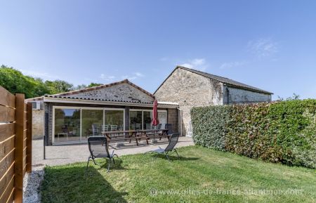 G&icirc;te n&deg;17G75132 Saint-Simon-de-Pellouaille - Charente-Maritime - photo