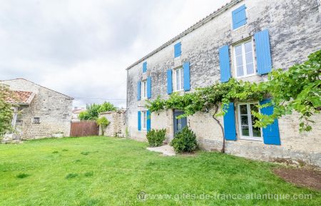 G&icirc;te n&deg;17G51185 Les &Eacute;glises-d'Argenteuil - Charente-Maritime - photo