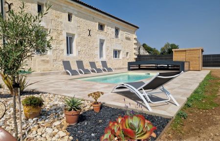 G&icirc;te n&deg;17G933419 Chepniers - Charente-Maritime - photo