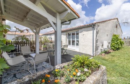 G&icirc;te n&deg;17G45237 Saint-Jean-d'Angle - Charente-Maritime - photo