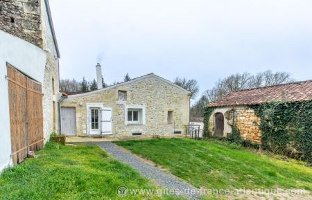 G&icirc;te n&deg;17G75103 Saint-Sauvant - Charente-Maritime - photo
