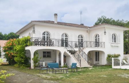 G&icirc;te n&deg;17G84328 La Tremblade - Charente-Maritime - Villa Blanche avec piscine privative