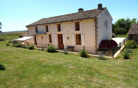 G&icirc;te n&deg;17G65159 Saint-Jean-d'Angle - Charente-Maritime - La maison