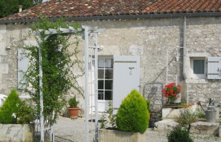 G&icirc;te n&deg;17G72062 Saint-Porchaire - Charente-Maritime - Fa&ccedil;ade cot&eacute; Ouest