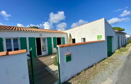 G&icirc;te n&deg;17G16233 Le Bois-Plage-en-R&eacute; - Charente-Maritime - fa&ccedil;ade 4 petite rue des fontaines