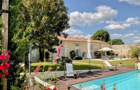 G&icirc;te n&deg;17G722349 Virollet - Charente-Maritime - photoPrintemps