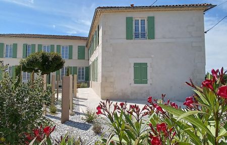 G&icirc;te n&deg;17G842948 &Eacute;pargnes - Charente-Maritime - Terrasse 