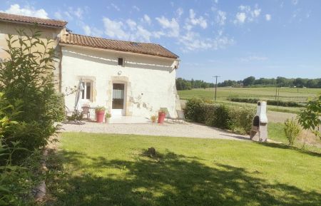 G&icirc;te n&deg;17G93149 Salignac-de-Mirambeau - Charente-Maritime - photoPrintemps