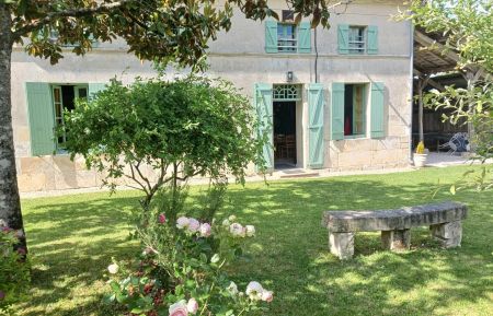 G&icirc;te n&deg;17G93209 Fl&eacute;ac-sur-Seugne - Charente-Maritime - Ezilda en mai et Juin